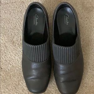 Dark Gray Clark’s Bendables Ladies Shoes 8.5W
